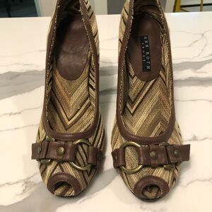 Ann Roth Brocade Brown/Tan Stripes Toe Peep Heels Size 8.5 EU39